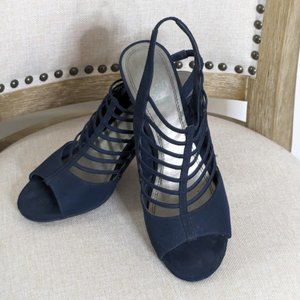 Impo Vikayla Stretch Elastic Sandal. Size 7M.